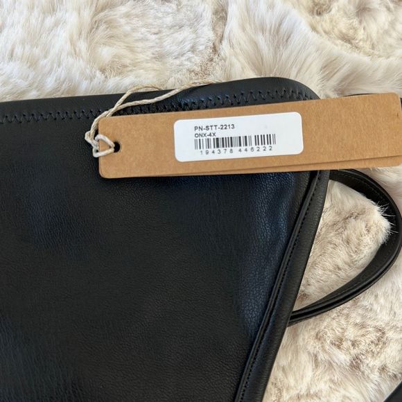 SKIMS T-String Faux Leather Thong Onyx Size 4X - Picture 3 of 5